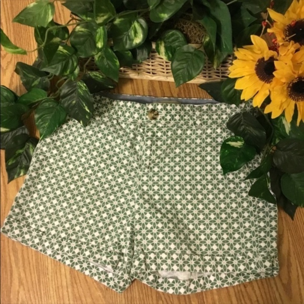 Banana Republic Green & White Geo Print Cotton Preppy Shorts Pockets 2 - Picture 7 of 7
